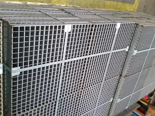 cancelli recinzioni in grigliato e parapetti