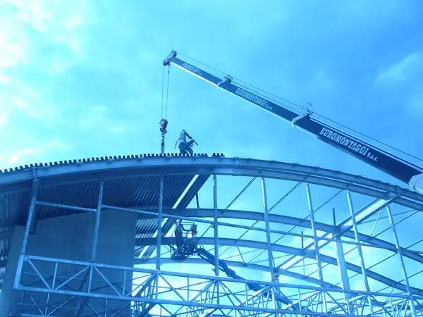 capannoni metallici modena