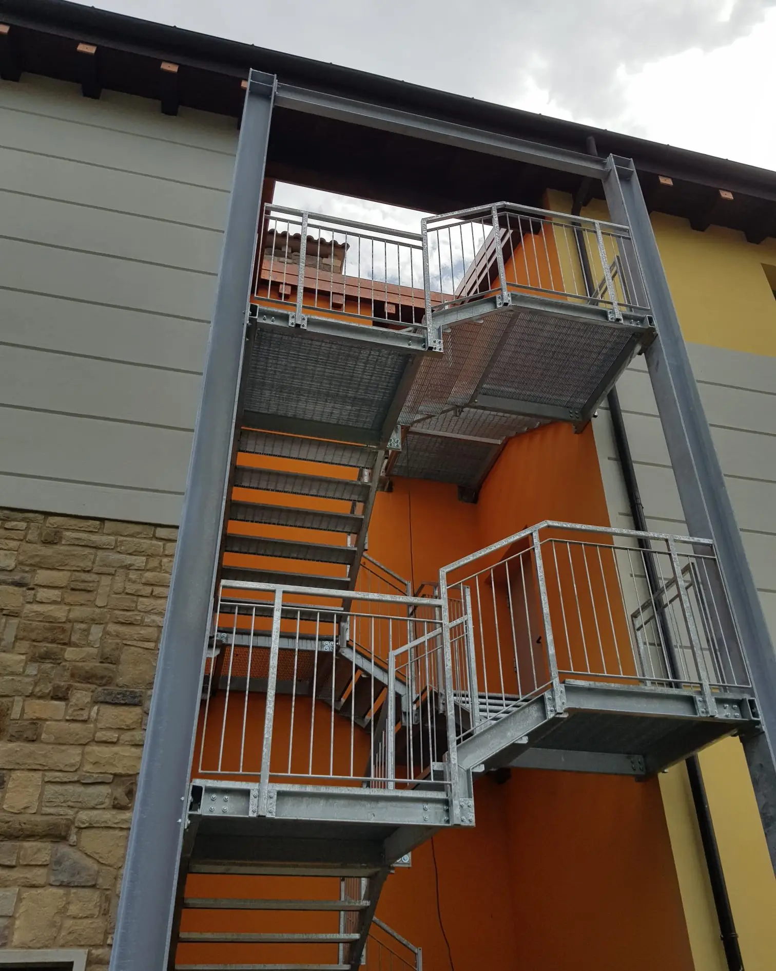 scale in ferro zincato per esterni reggio parma